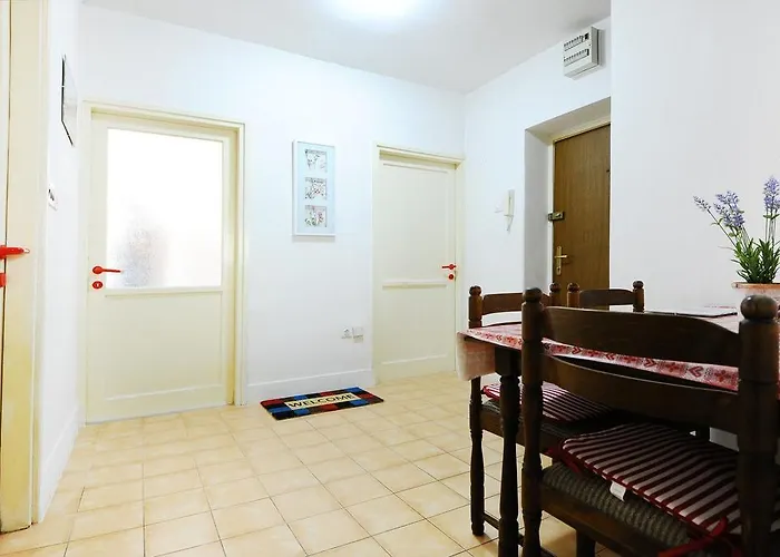 Split Central Lovely Flat