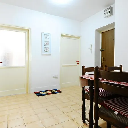 Split Central Lovely Flat Room photo
